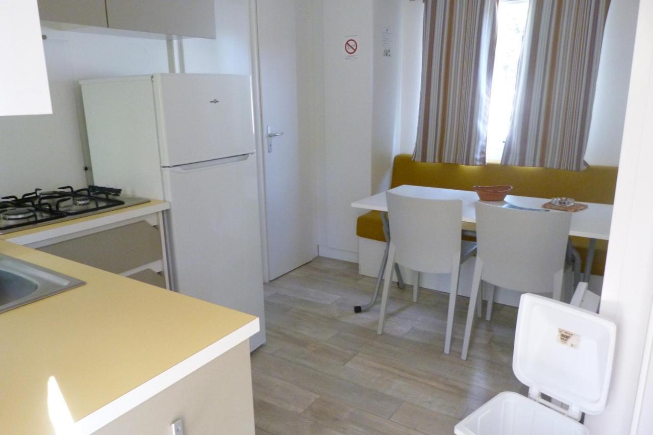 Camping L'Eau Vive Dauphin Exterior photo