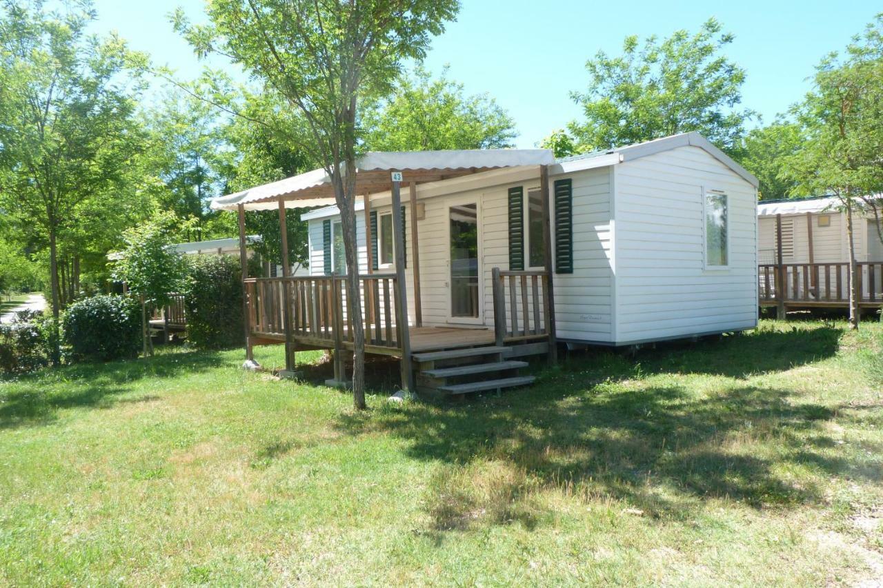 Camping L'Eau Vive Dauphin Exterior photo