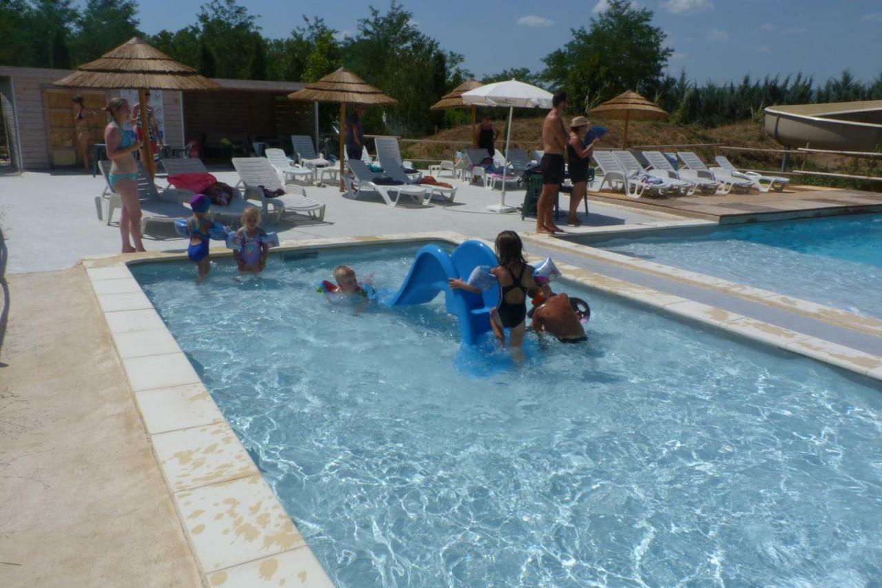 Camping L'Eau Vive Dauphin Exterior photo