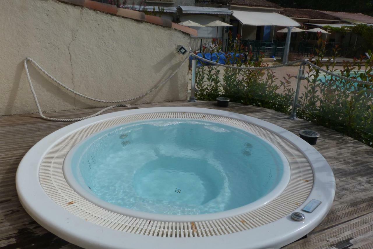 Camping L'Eau Vive Dauphin Exterior photo