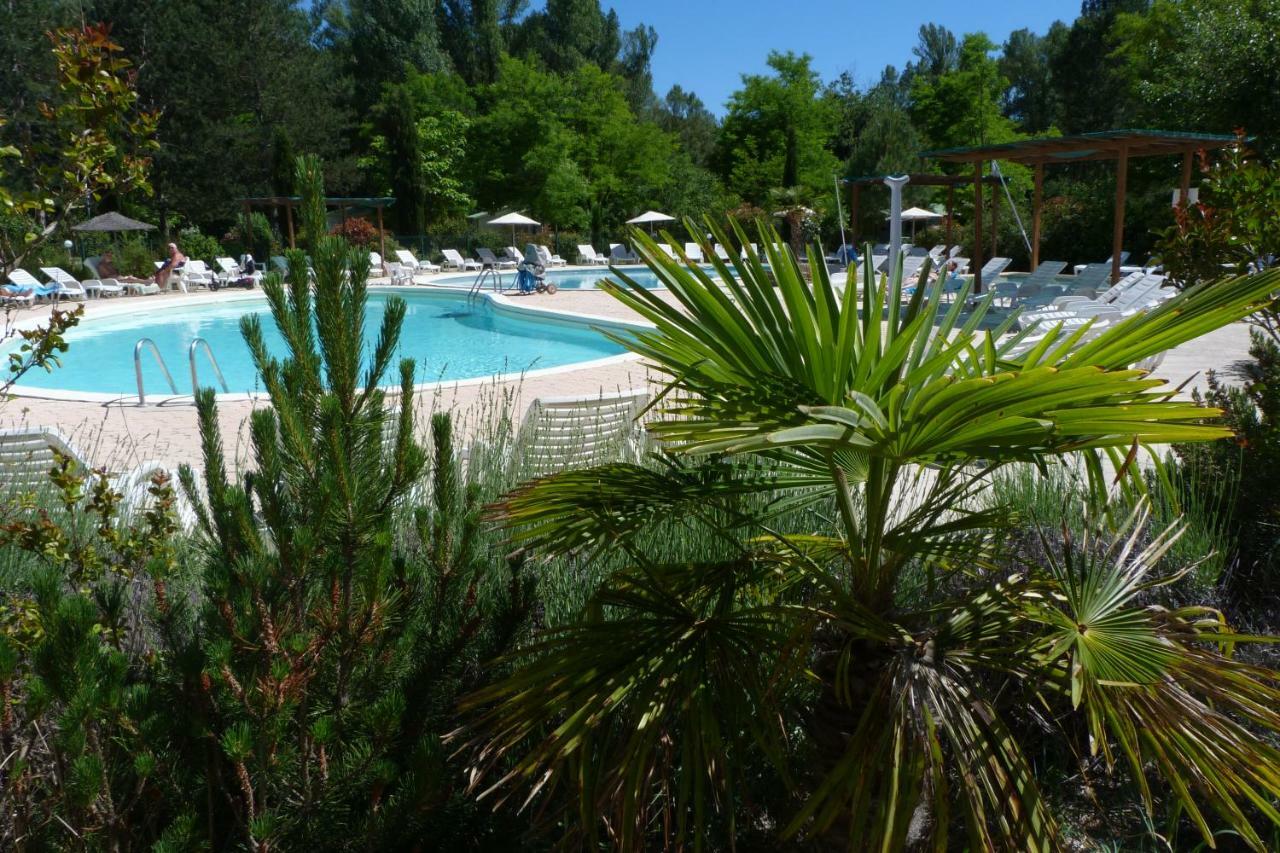 Camping L'Eau Vive Dauphin Exterior photo